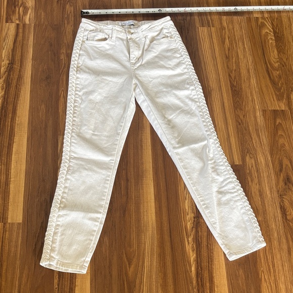 NWOT Judy Blue Women's White Cream Jeans Sz 7/28 - Picture 1 of 5